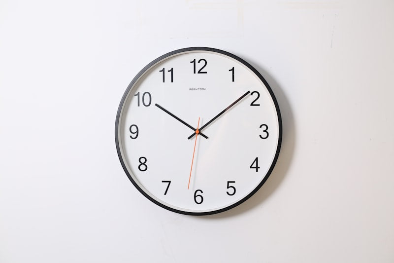 Minimalist Silent Wall Clock